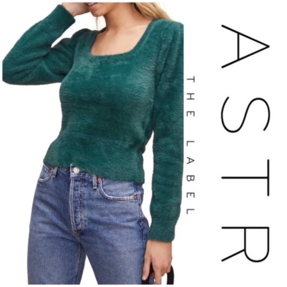 ASTR the Label Fuzzy Crop Sweater - Picture 1 of 2